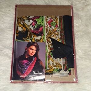 Berkshire Vintage Black and Green Scarf Elegant Accessories